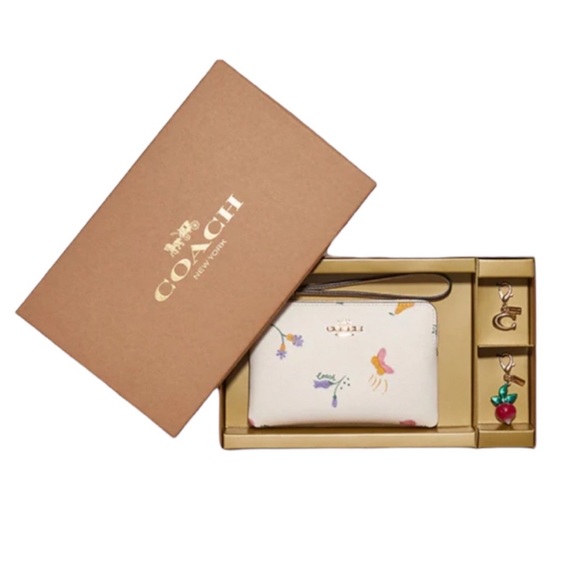 Corner Zip Wristlet With Dreamy Veggie Print by Coach - Picture 1 of 3